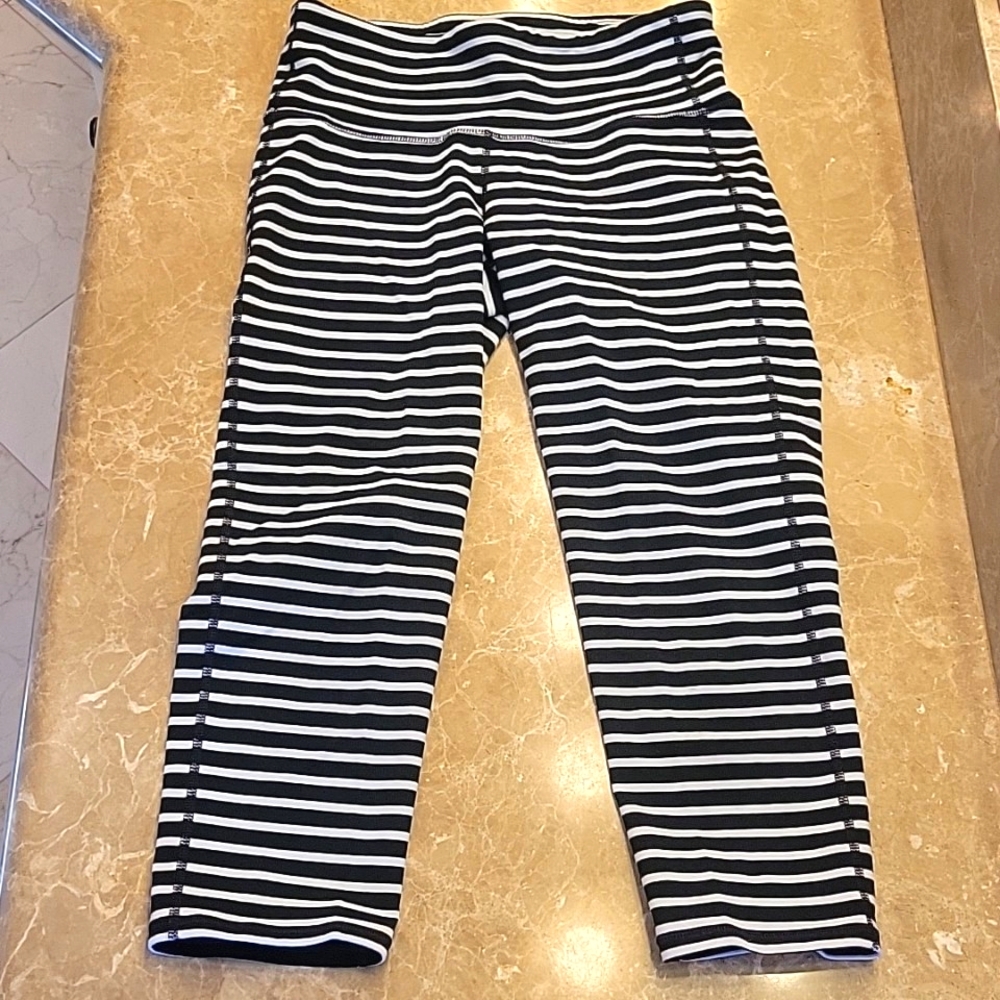 Athleta Black & White Striped Ultra High-rise Crop Leggings,  S